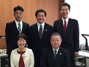 県議会