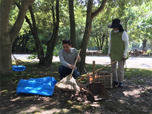竈山神社清掃