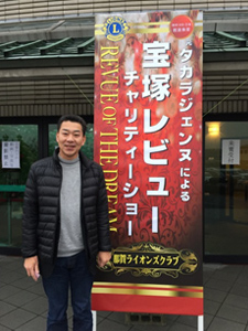 タカラジェンヌによる宝塚レビューショー