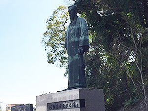 陸奥宗光像