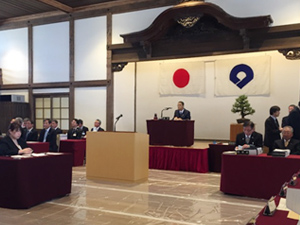 県議会