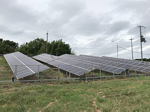 太陽光発電所の現場