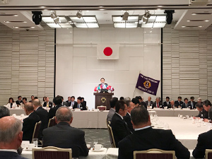 会議に出席