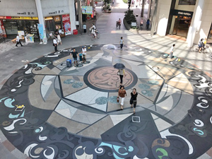 丸亀町商店街ドーム広場