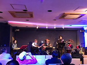 サラスバディ ライブ