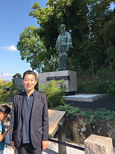 陸奥宗光像