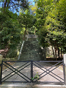 竈山神社 彦五瀬命の御陵
