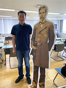 陸奥宗光の等身大パネル
