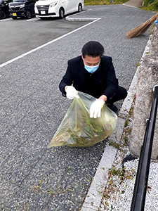 陸奥宗光先生乃像の清掃活動