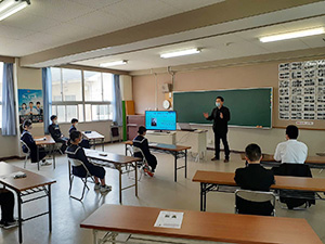 加太中学校の授業