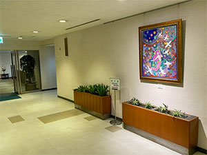 市役所に飾られた絵画