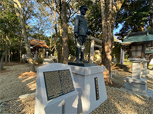 樋口季一郎陸軍中将の銅像