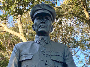 樋口季一郎陸軍中将の銅像