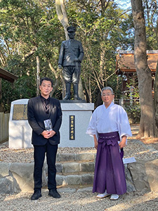 樋口季一郎陸軍中将の銅像