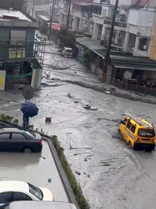 花蓮縣でのダム決壊による洪水被害