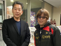 ���z����